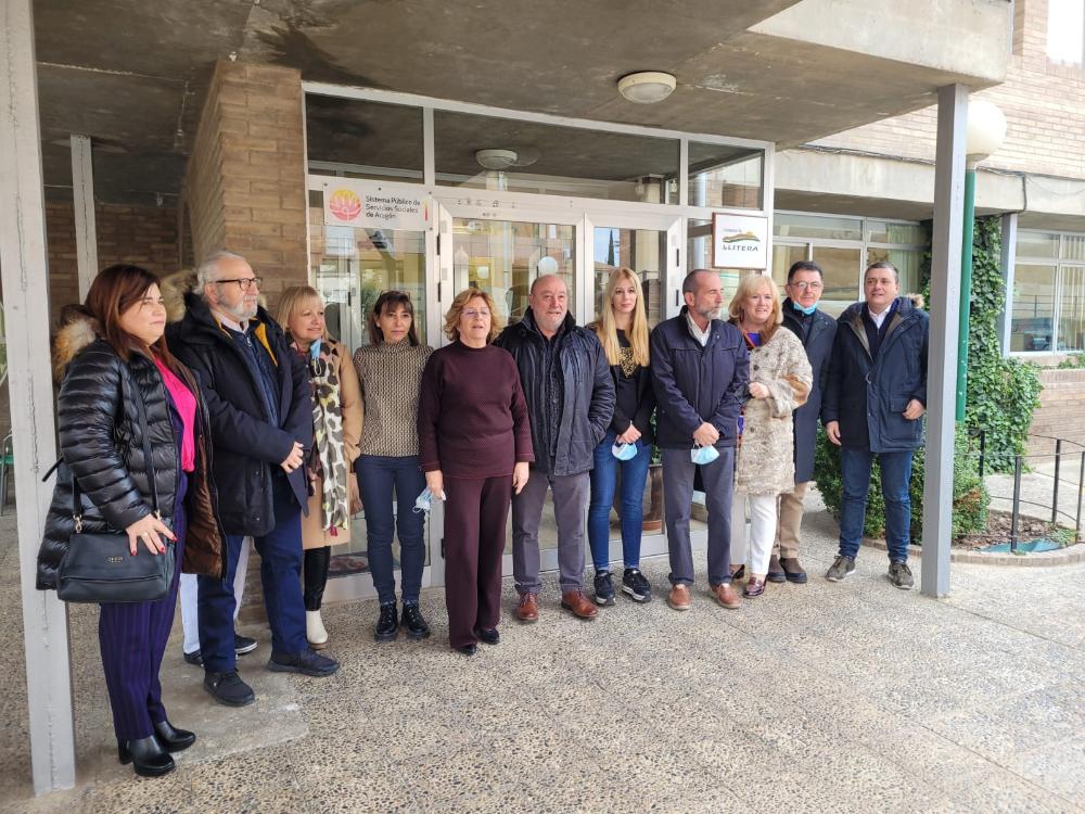 Imagen La consejera de ciudadanía y derechos sociales, María Victoria Broto, ha visitado las obras que se han llevado a cabo en la residencia-centro de día comarcal de Tamarite De Litera.