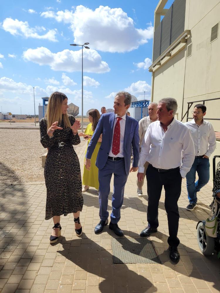 Imagen La Presidenta de la Comarca de la Litera visita las instalaciones de Hispasat en Madrid.