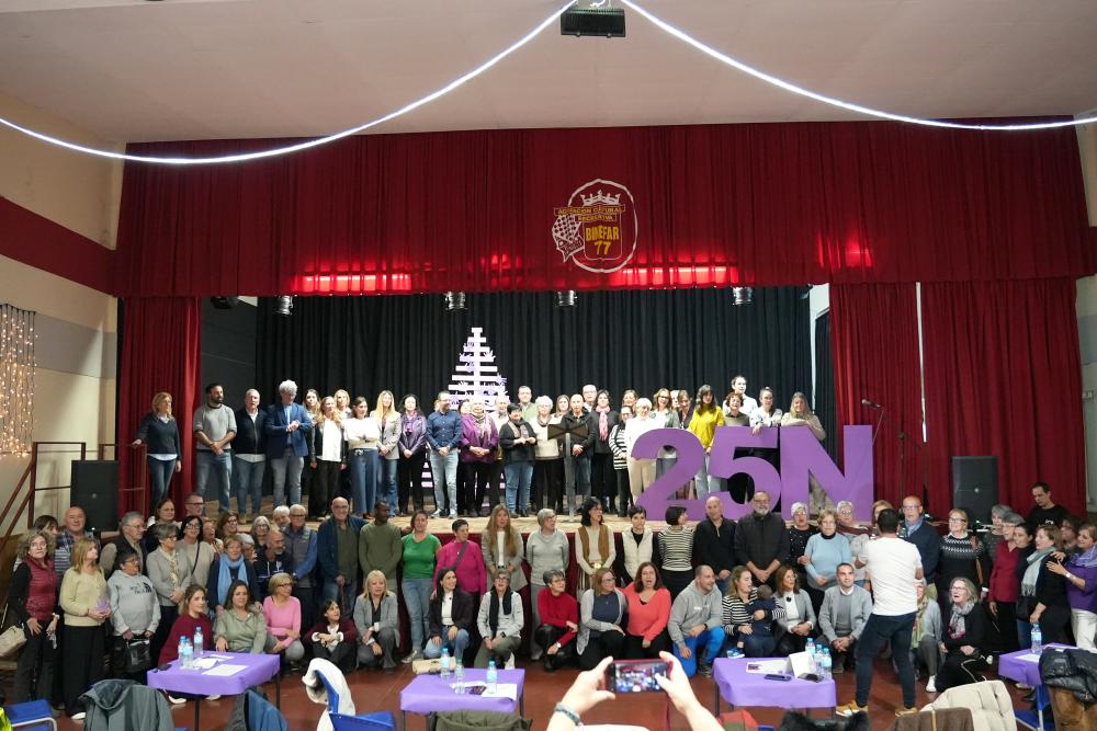 Imagen La Litera se une en un acto solemne para alzar la voz contra la violencia machista